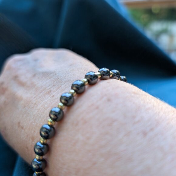 Manny vintage pure hematite beaded bracelet. - Picture 3 of 4